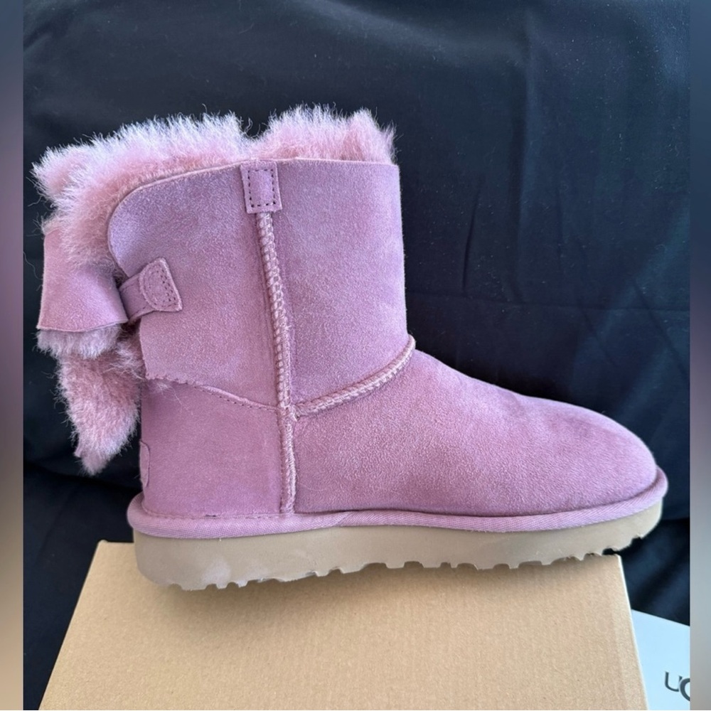 UGG Women classic heritage bow